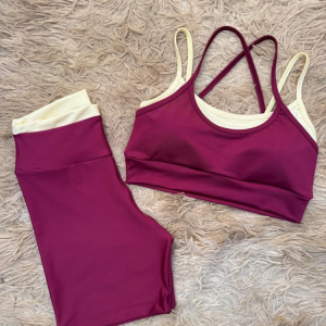 Conjunto Bicolor VanUnique feminino com top e short fitness em duas cores
